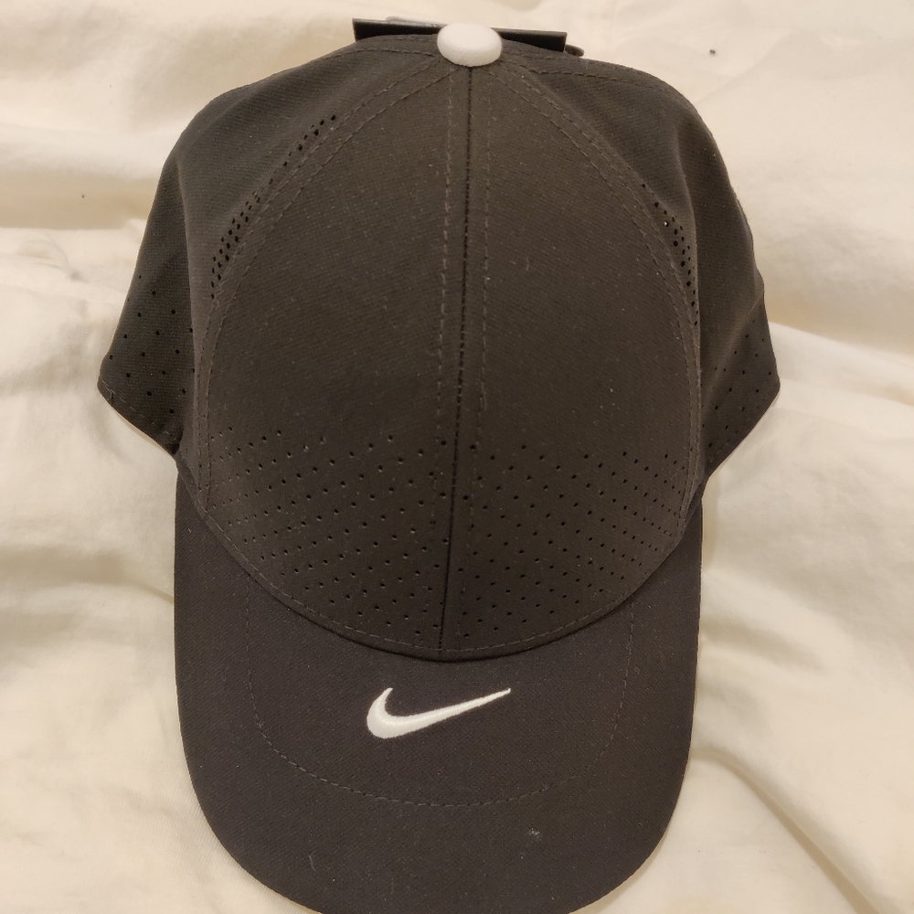 NWT - Nike Aerobill Legacy91 Dri-Fit Hat